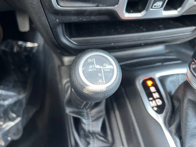 Used 2025 Jeep Wrangler Unlimited Sahara AWD/4WD image 11