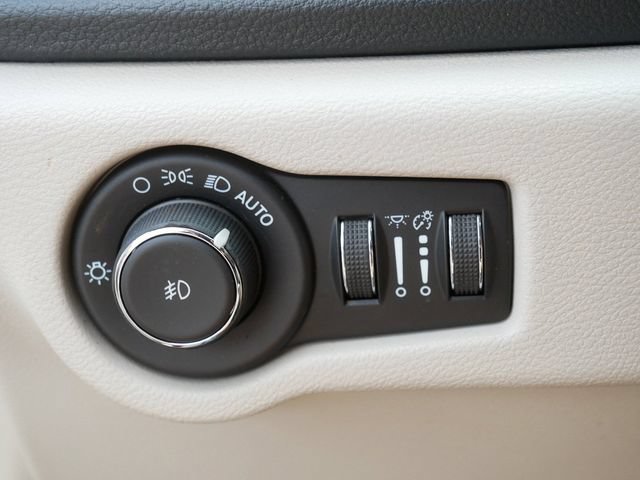 Used 2021 Chrysler Pacifica Limited w/ Premium & Safety Sphere Group AWD/4WD image 25