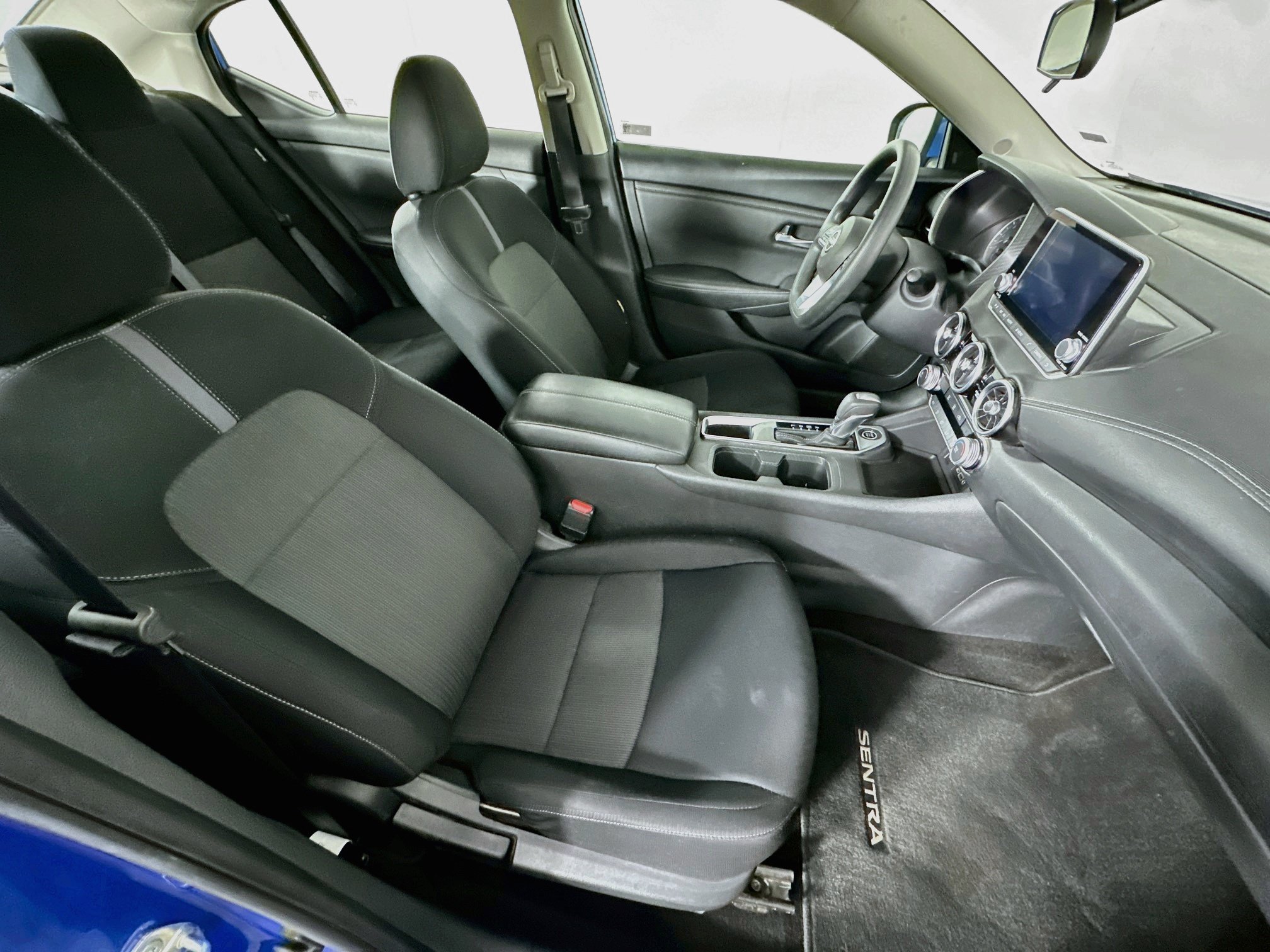 Used 2024 Nissan Sentra SV FWD image 28