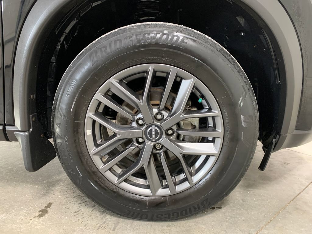 Used 2023 Nissan Rogue S image 13