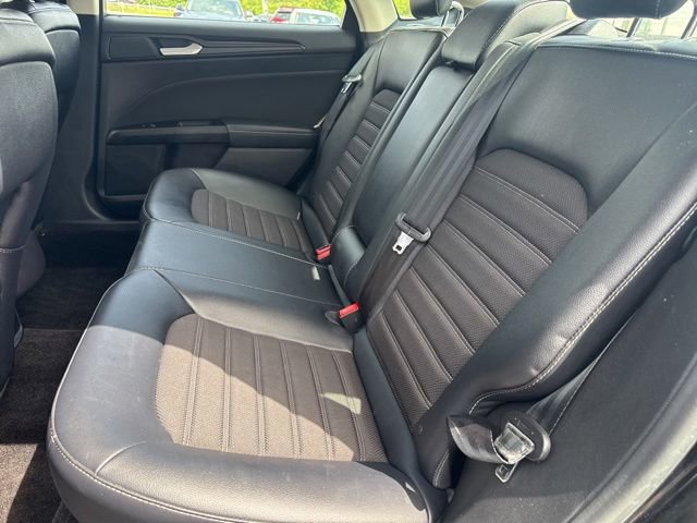 Used 2018 Ford Fusion SE w/ Equipment Group 201A FWD image 10