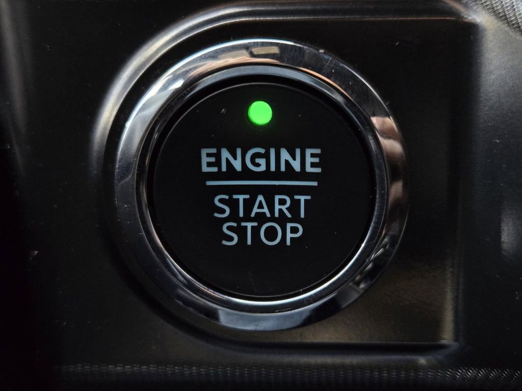 Used 2023 Ford F150 Platinum image 28