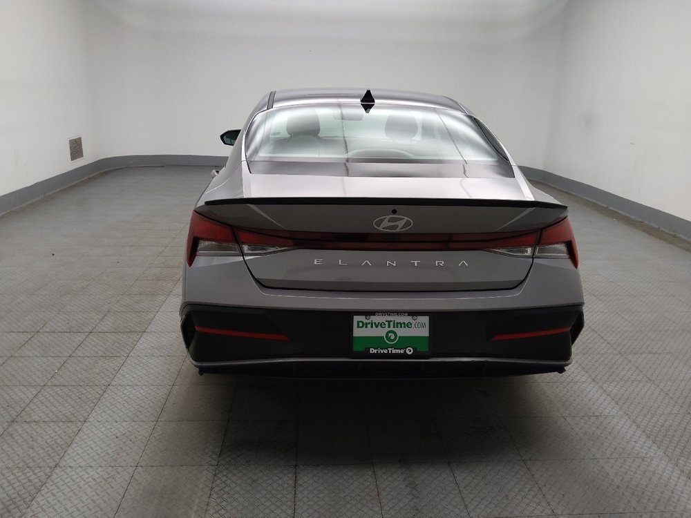 Used 2025 Hyundai Elantra Sport image 6