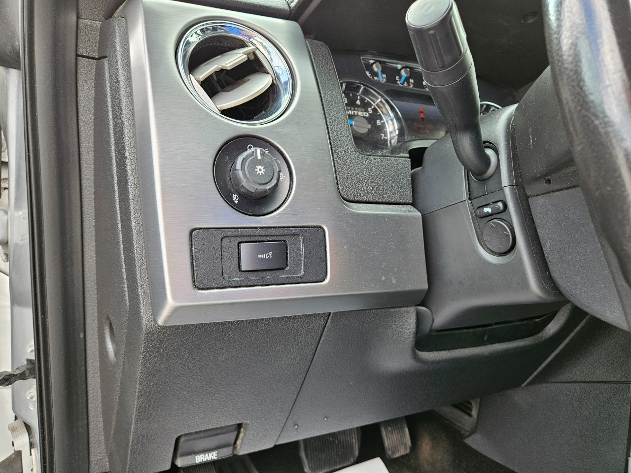 Used 2014 Ford F150 Limited image 24