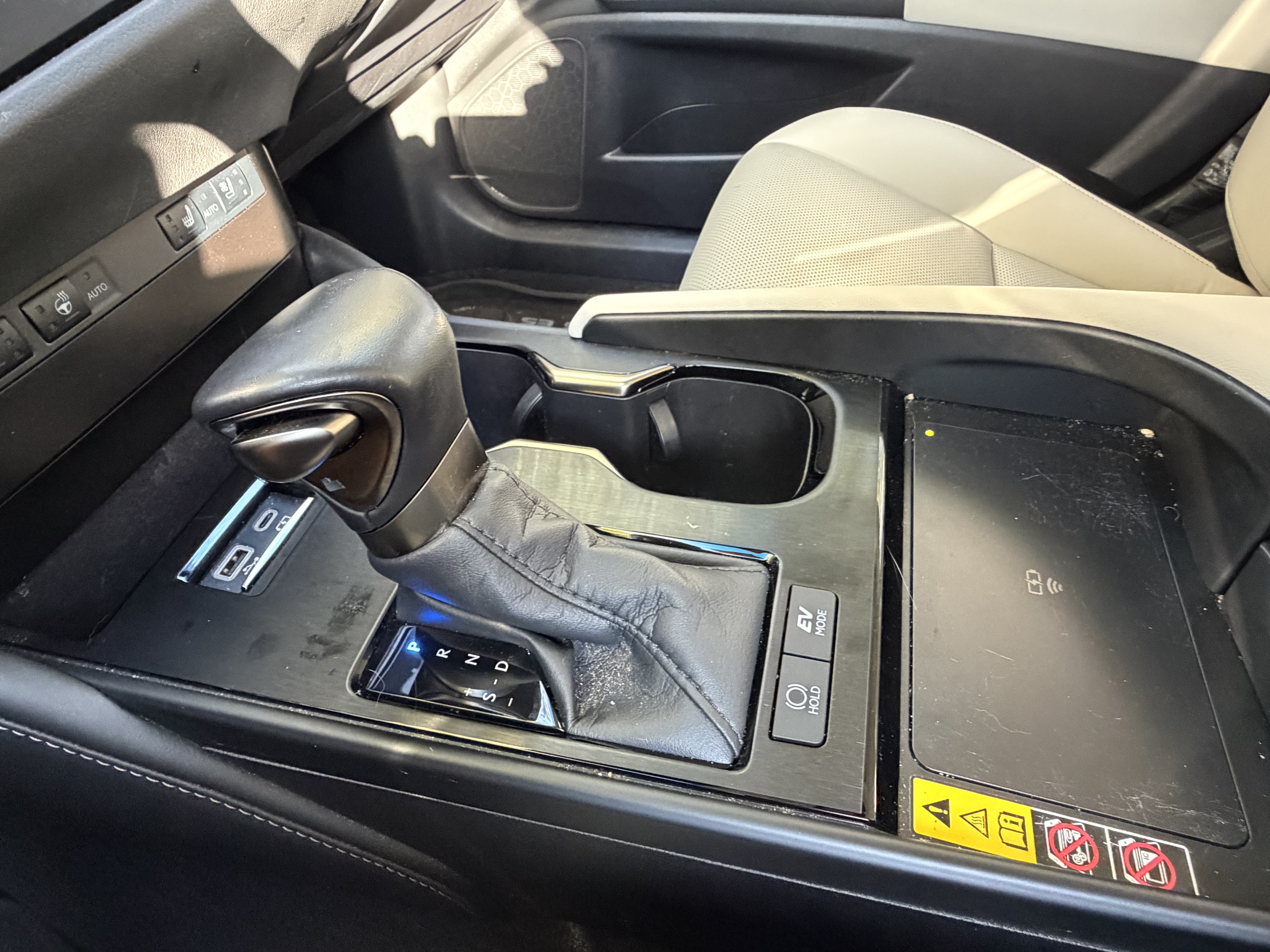 Used 2023 Lexus ES 300h w/ Premium Package FWD image 27