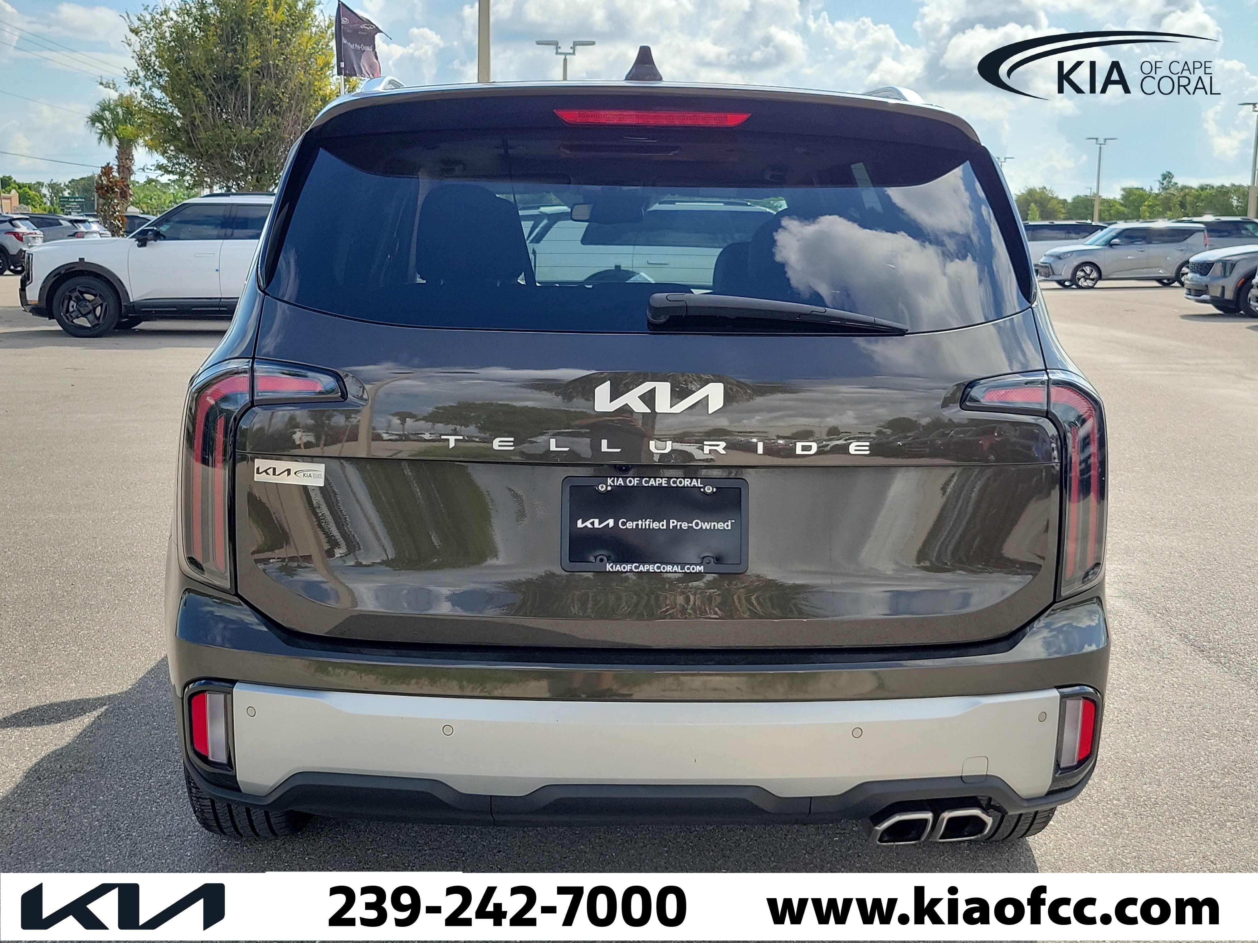 Certified 2024 Kia Telluride EX w/ EX Captain's Chair Package FWD image 5