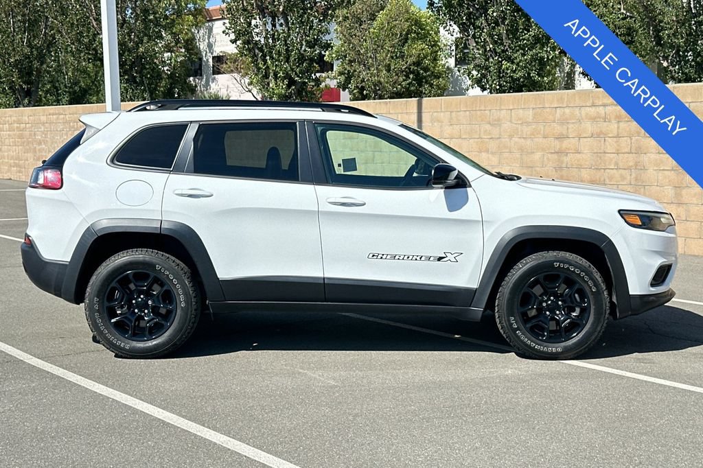 Used 2022 Jeep Cherokee Latitude AWD/4WD image 3