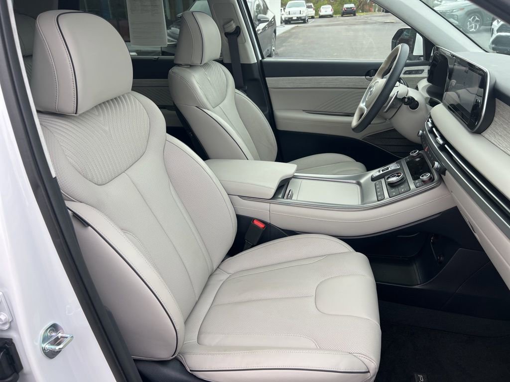 Used 2024 Hyundai Palisade Calligraphy image 25
