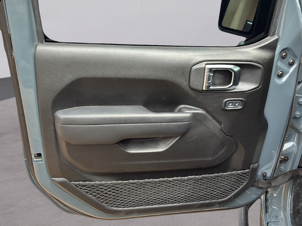 Used 2025 Jeep Wrangler Unlimited Sport AWD/4WD image 20