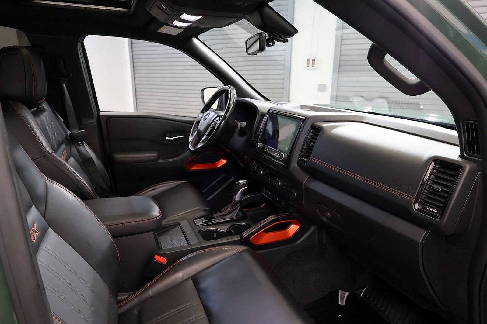 Used 2023 Nissan Frontier PRO-4X w/ Pro-4X Premium Package AWD/4WD image 17