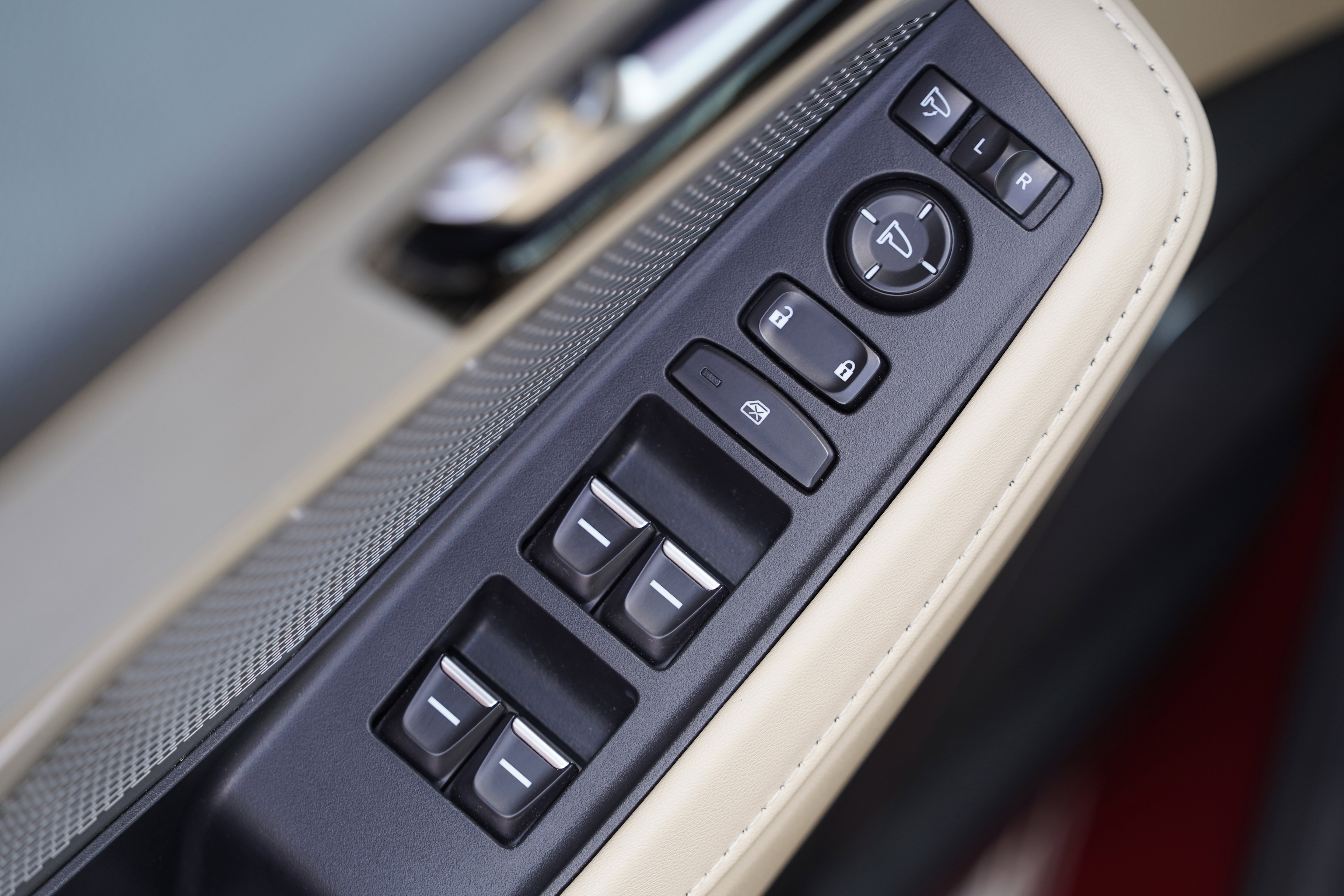 Used 2024 Acura MDX SH-AWD w/ Technology Package image 19