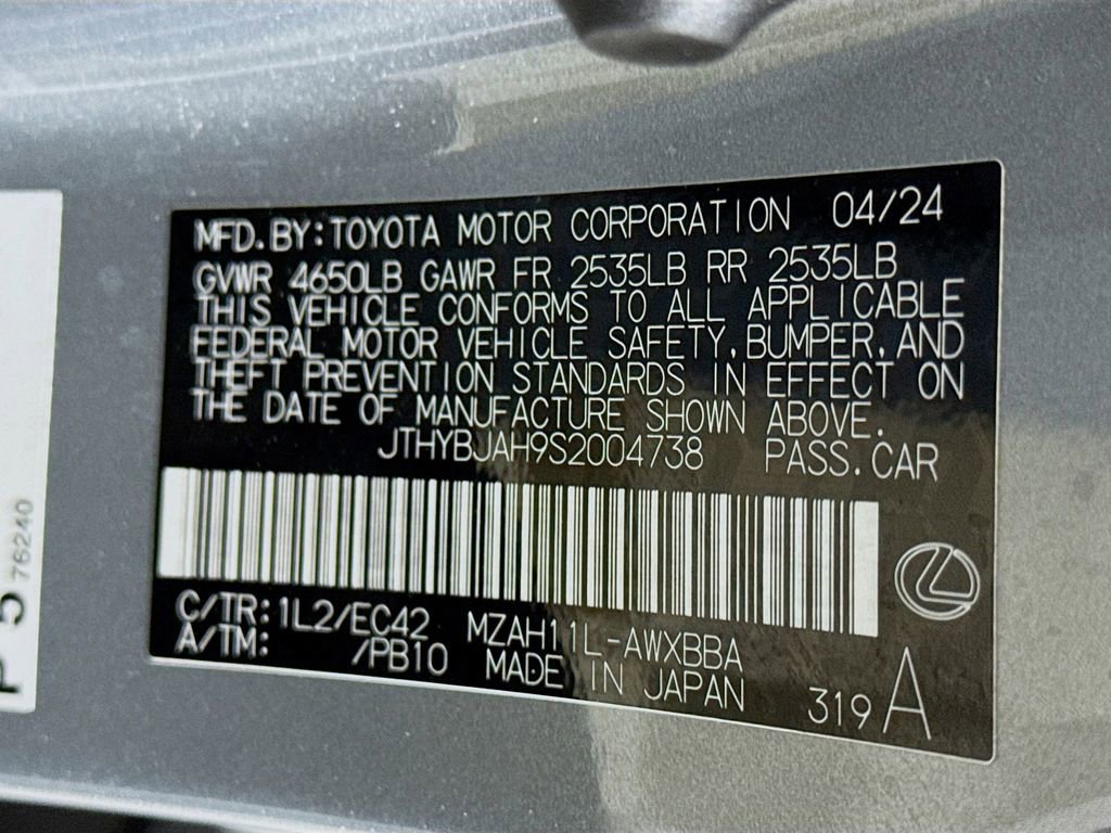 Certified 2025 Lexus UX 300h FWD image 33