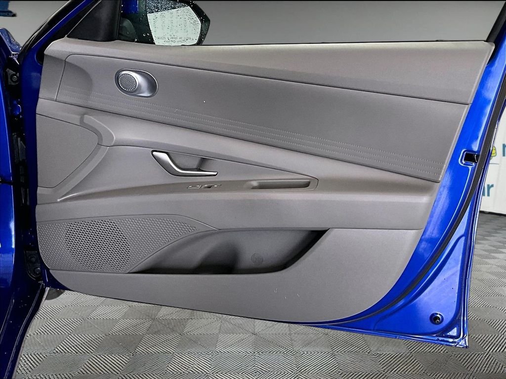 Used 2023 Hyundai Elantra SEL FWD image 12