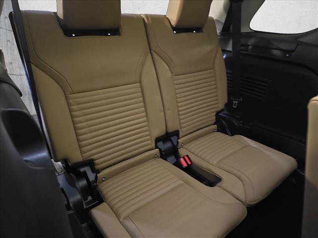 New 2026 Land Rover Discovery Limited Edition AWD/4WD image 12