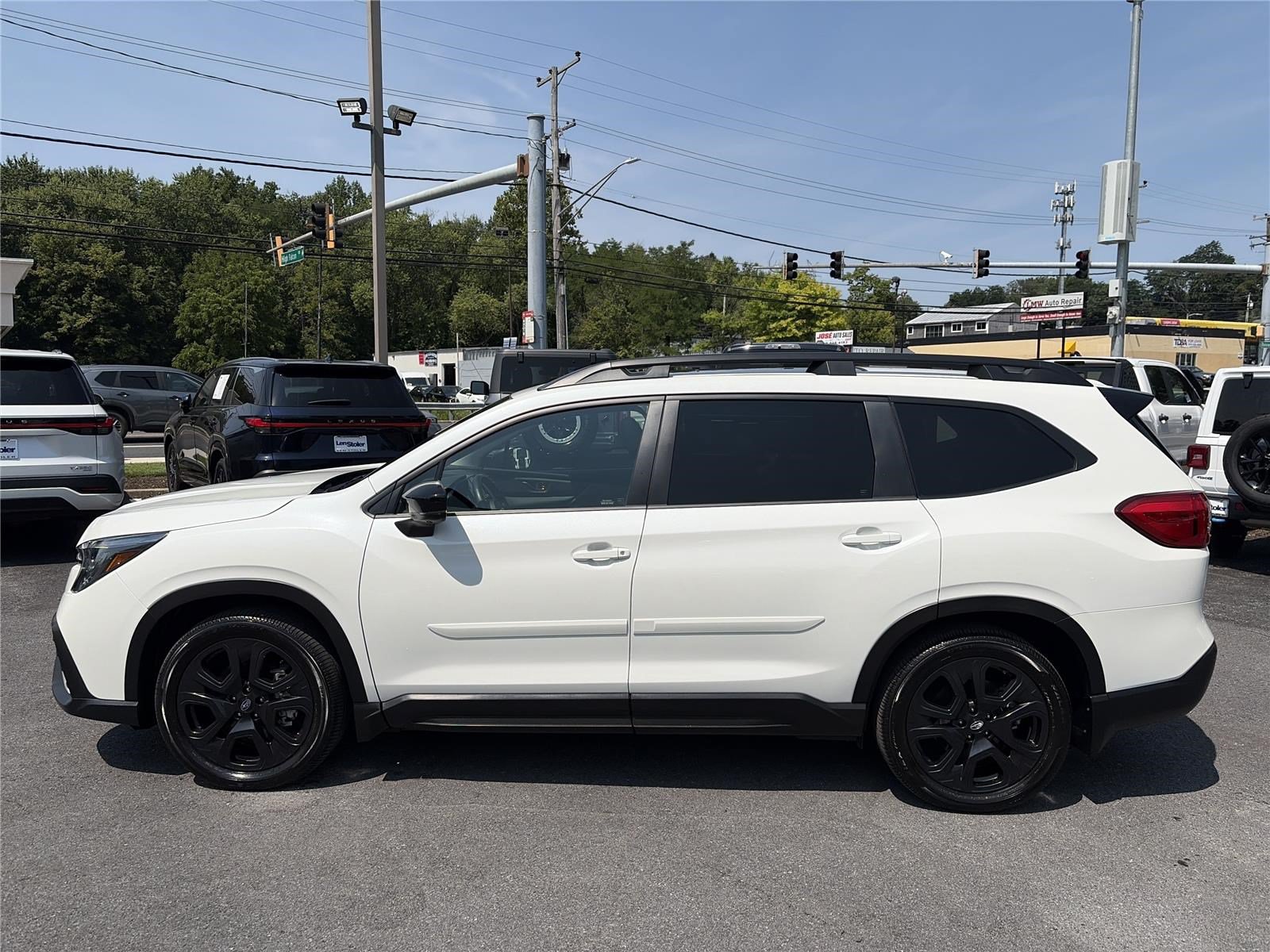 Used 2024 Subaru Ascent Onyx Edition Limited AWD/4WD image 2