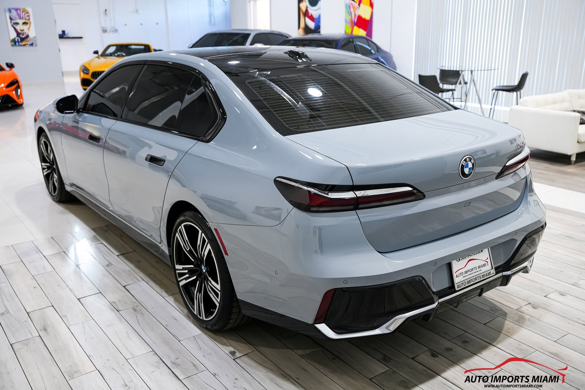 Used 2023 BMW 740i image 18