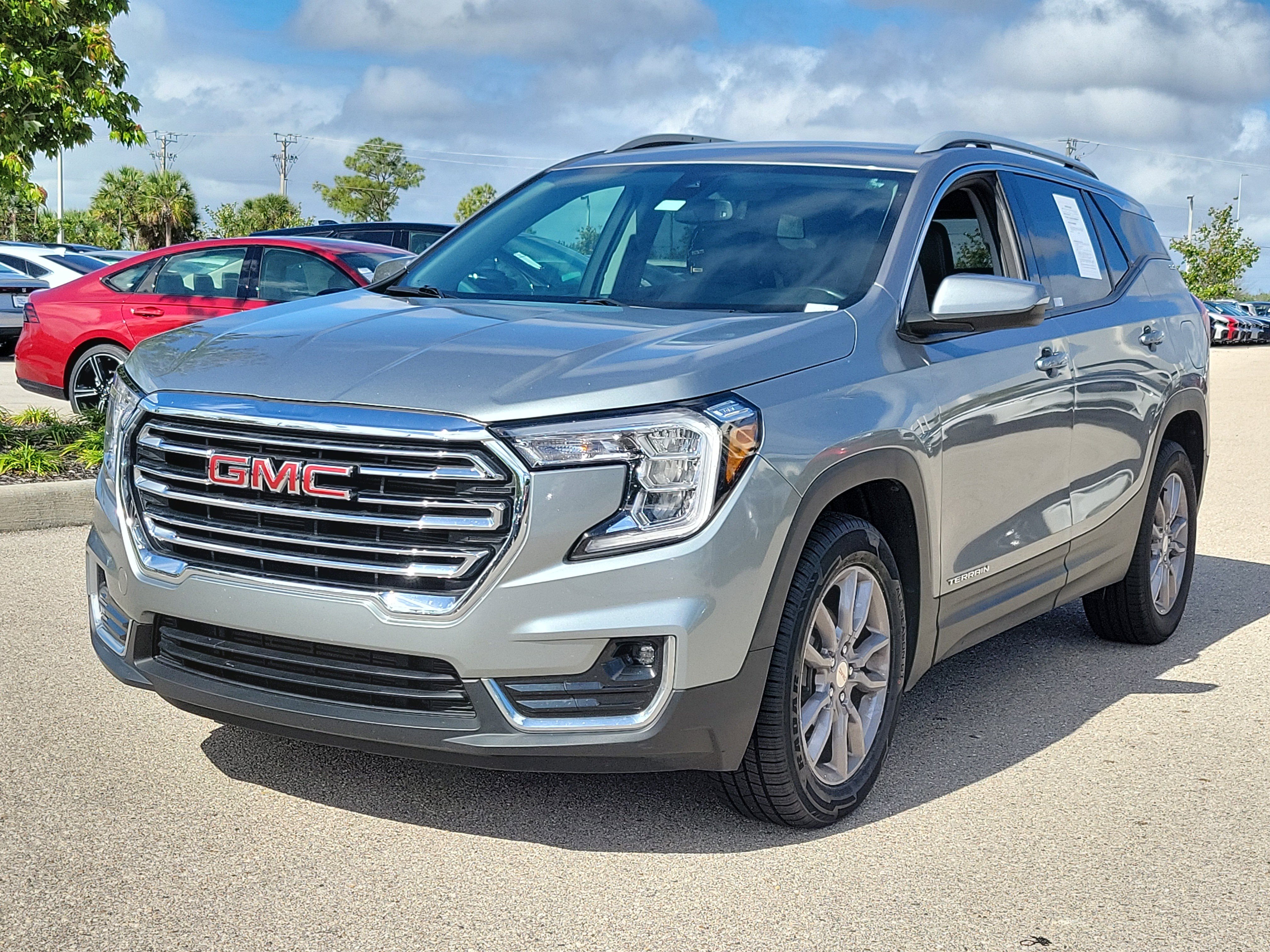 Used 2023 GMC Terrain SLT AWD/4WD image 3