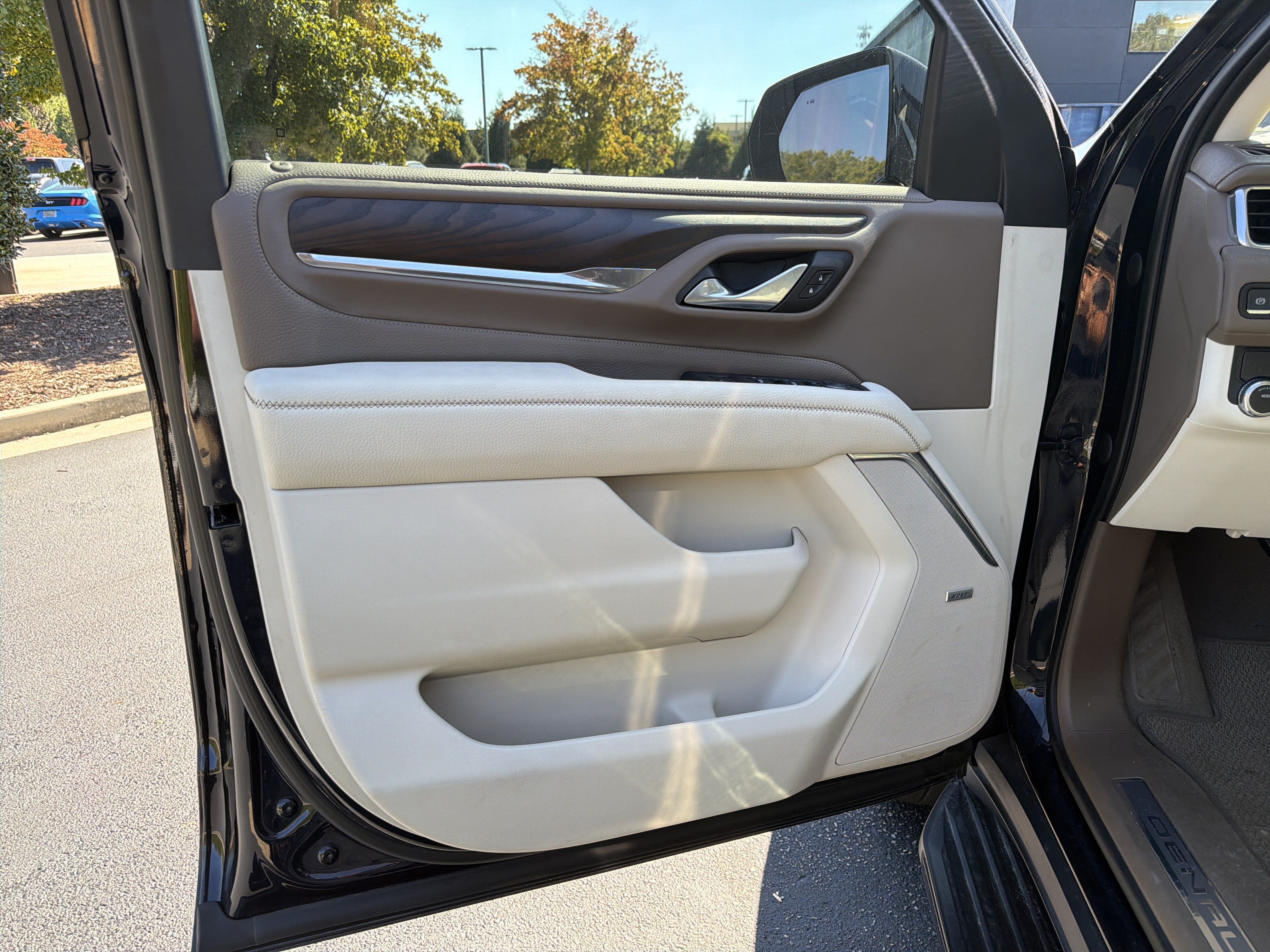 Used 2022 GMC Yukon Denali RWD image 17