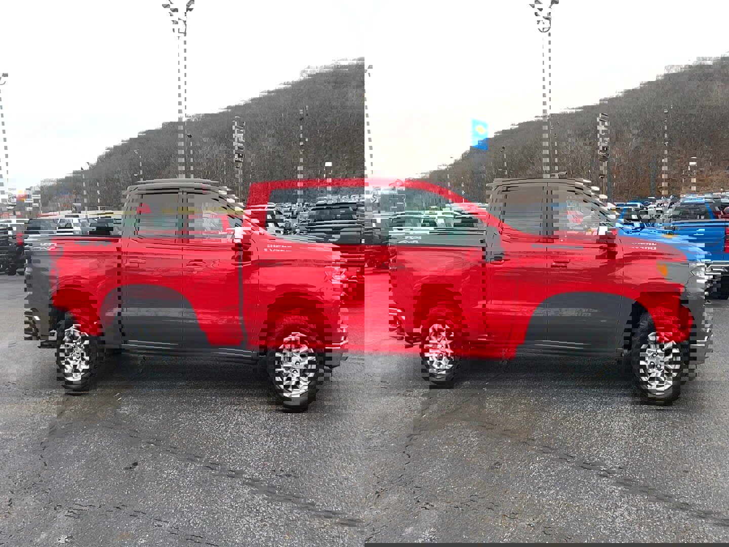 Used 2022 Chevrolet Silverado 1500 LT video 3