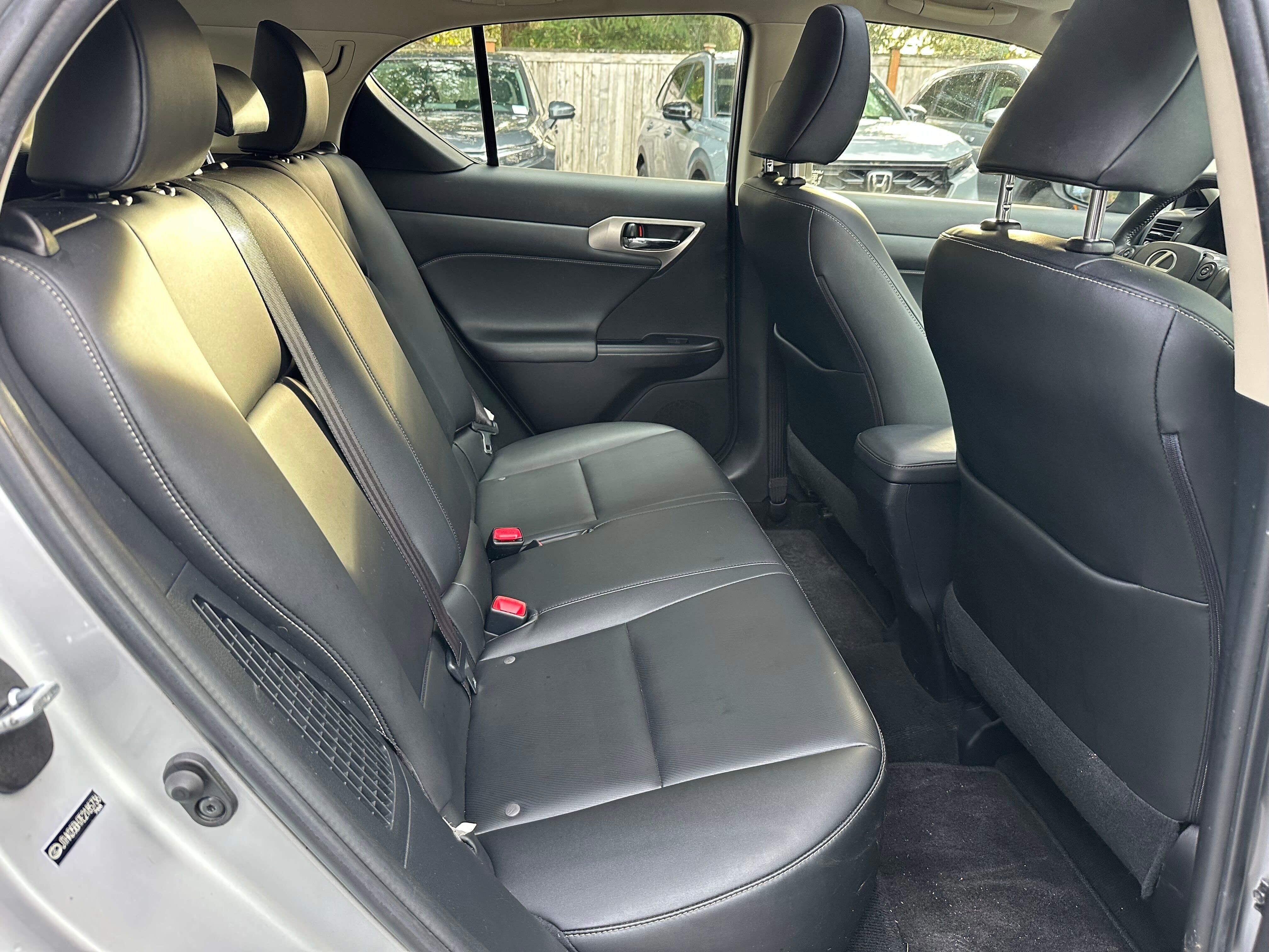 Used 2014 Lexus CT 200h image 12