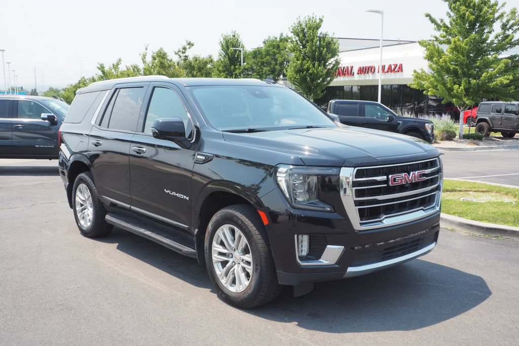 Used 2023 GMC Yukon SLT w/ SLT Premium Package AWD/4WD image 9