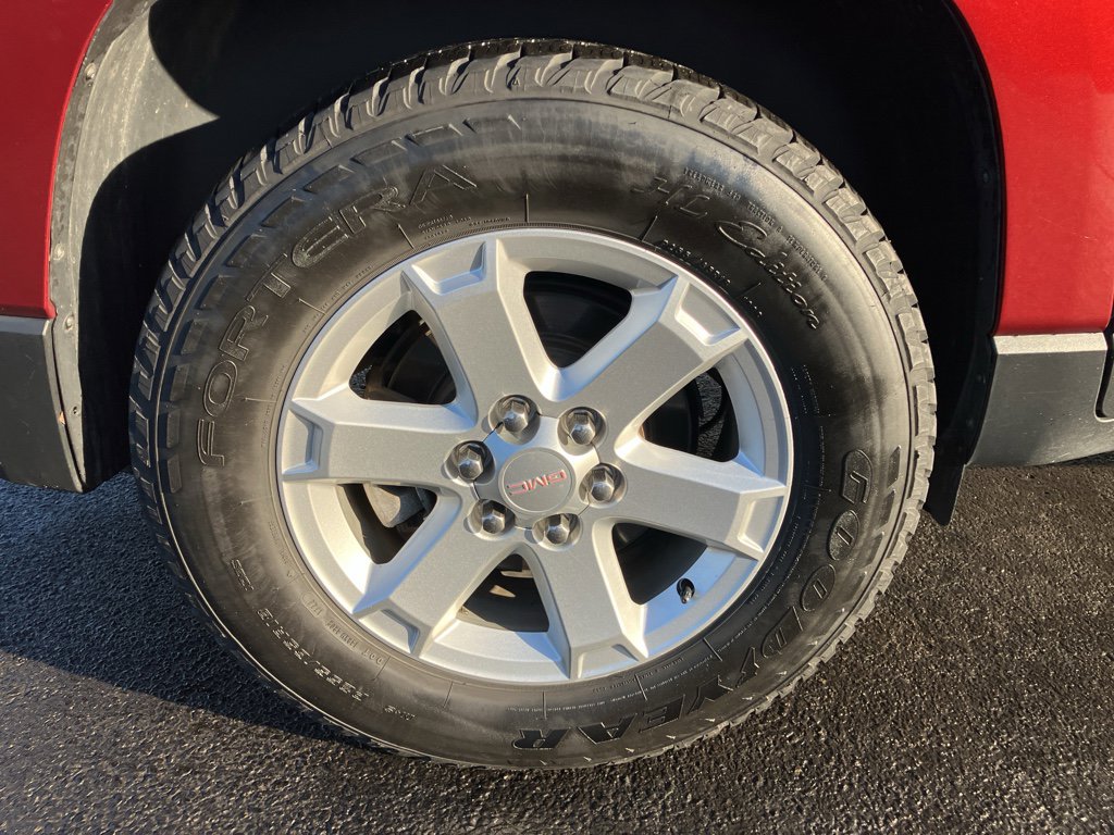 Used 2016 GMC Acadia SLE image 9