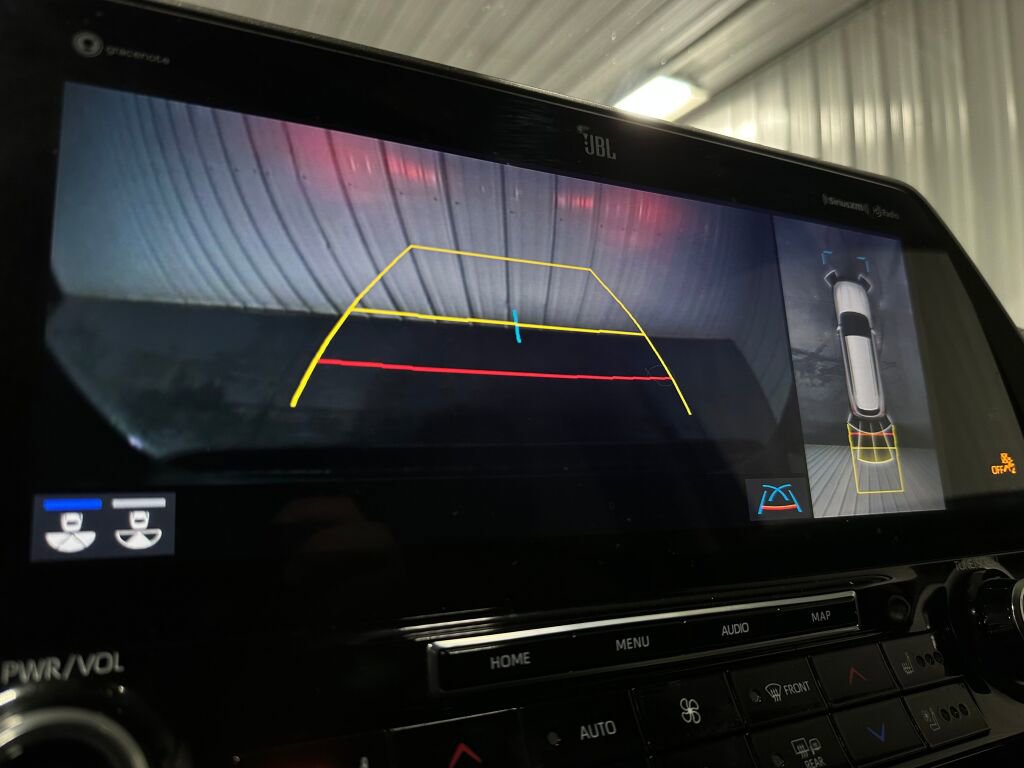 Used 2022 Toyota Highlander Limited AWD/4WD image 16