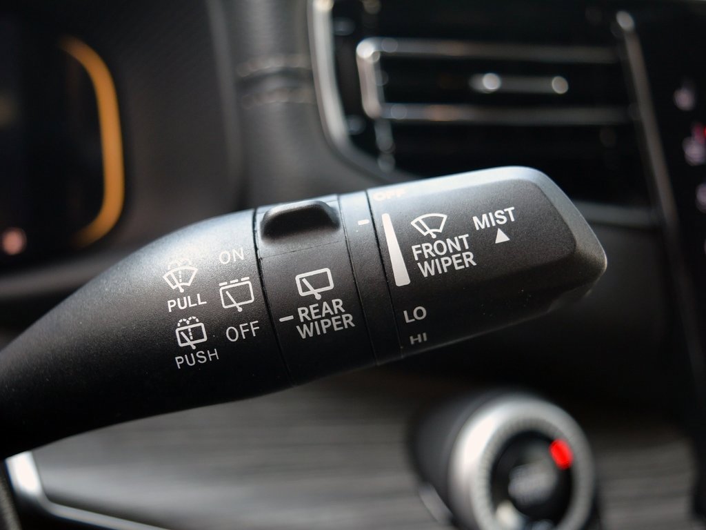 Used 2024 Jeep Wagoneer L Series III w/ Flexible Seating Group image 18