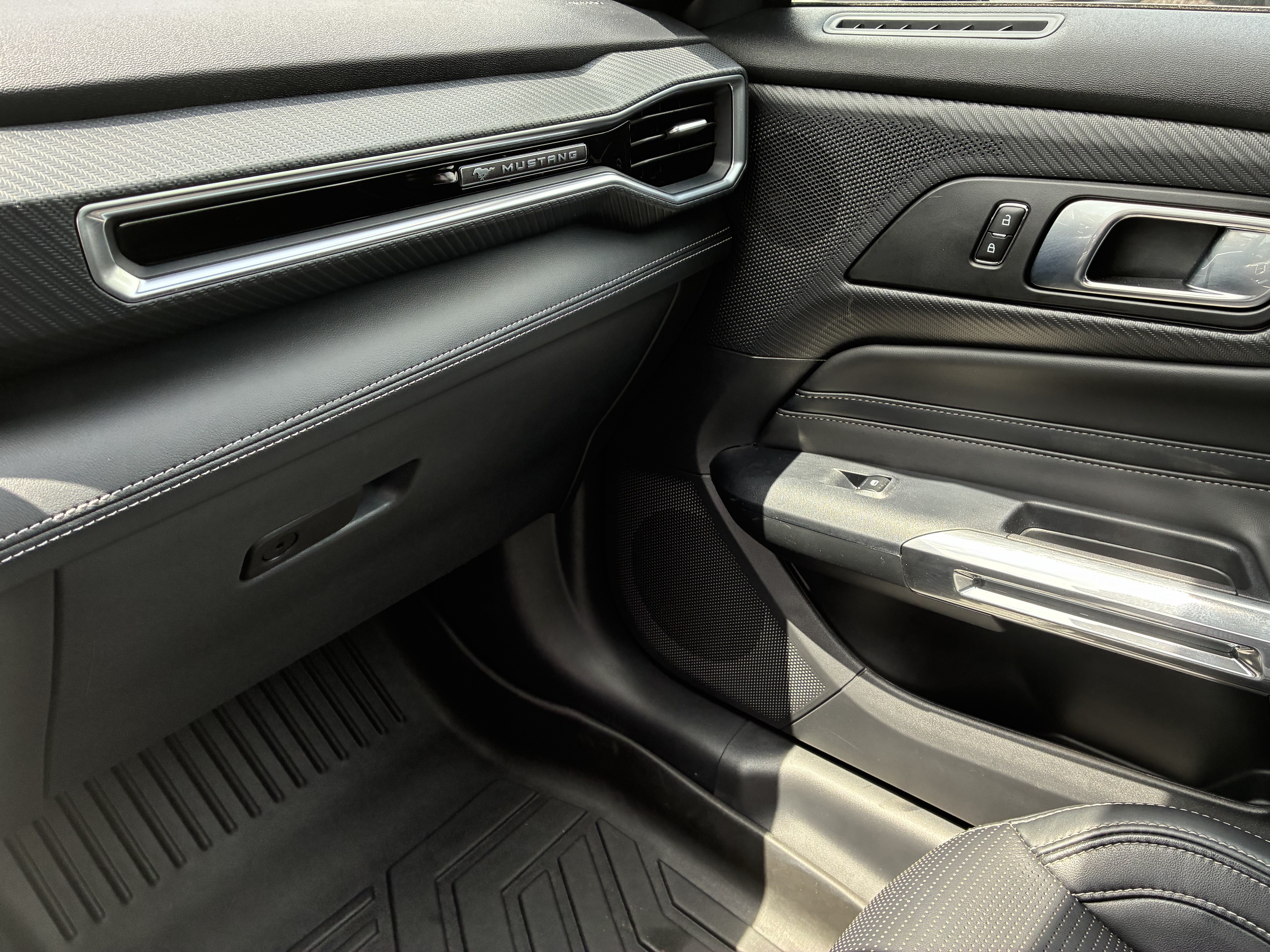 Used 2025 Ford Mustang GT Premium RWD image 33