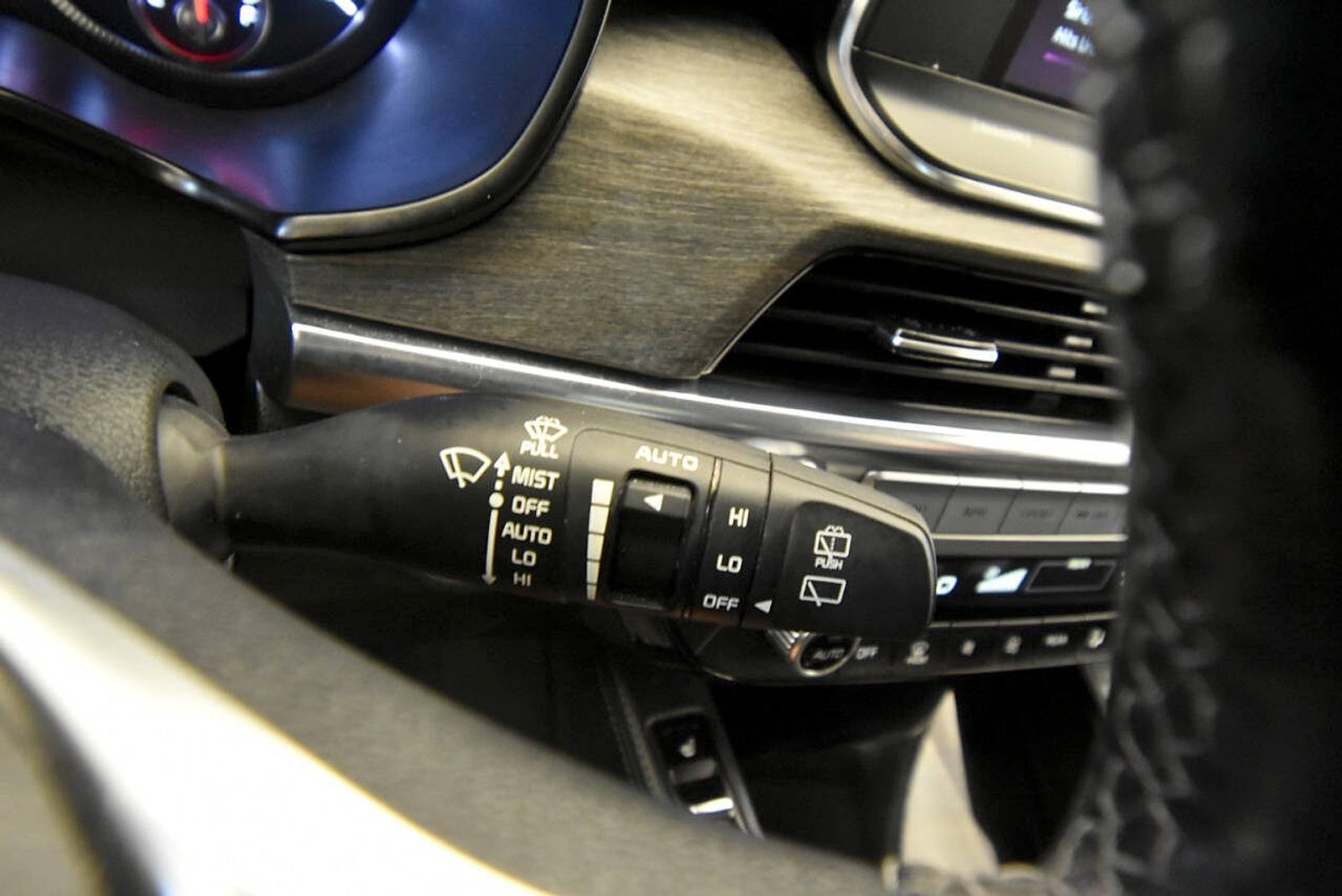 Used 2022 Kia Telluride SX w/ SX Prestige Package AWD/4WD image 32