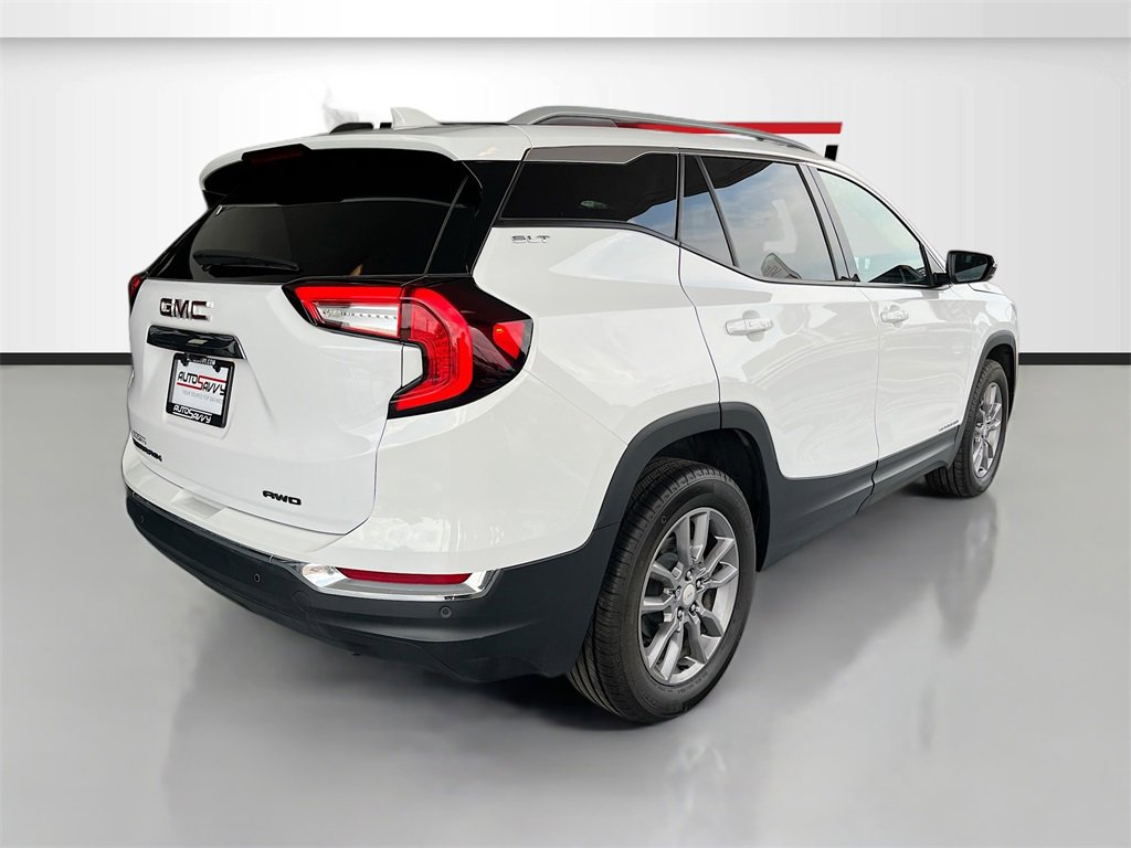 Used 2024 GMC Terrain SLT w/ LPO, Floor Liner Package image 7