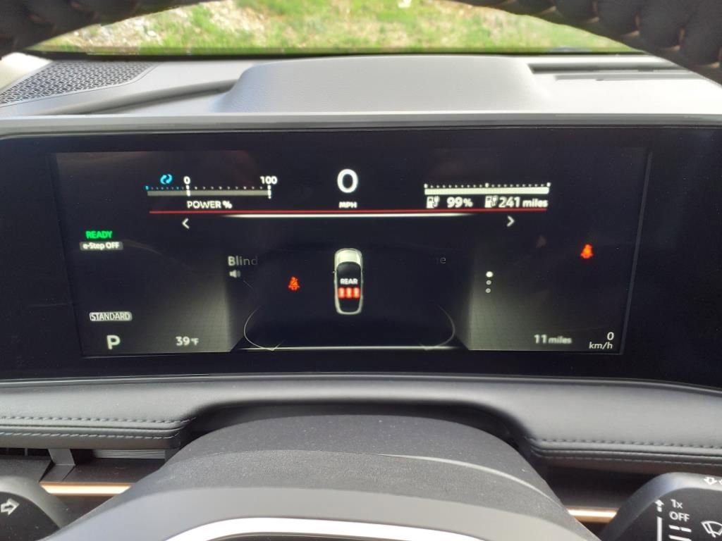 New 2025 Nissan Ariya AWD image 19