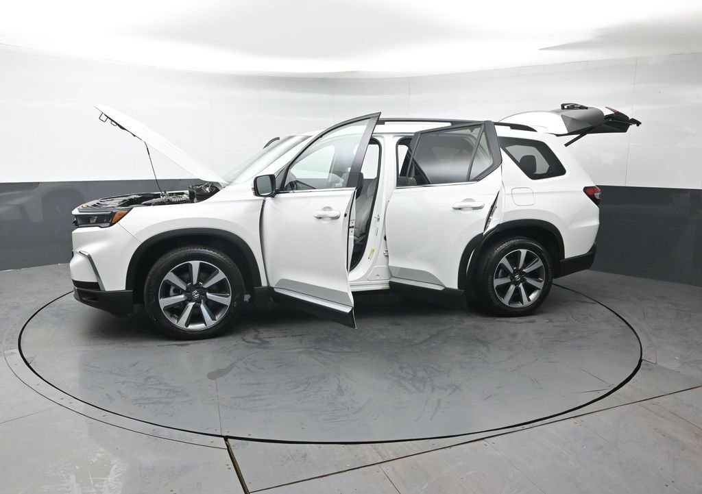 Used 2023 Honda Pilot Touring image 45