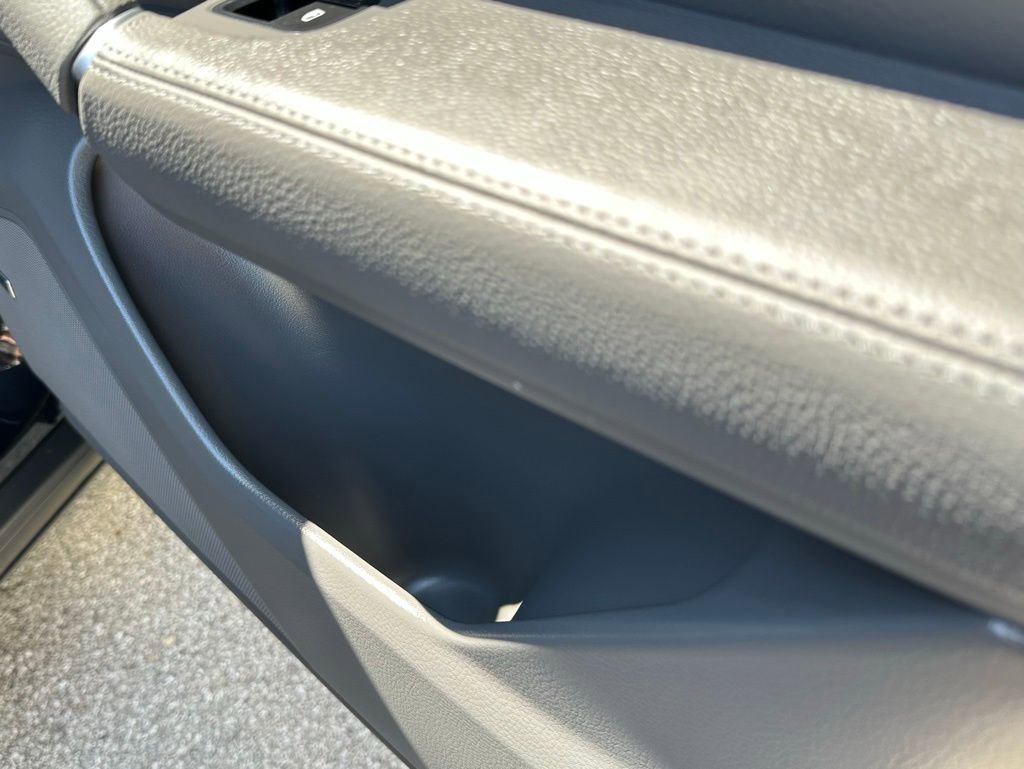 Used 2022 Porsche Cayenne E-Hybrid Coupe image 37