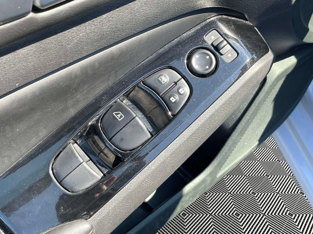 Used 2024 Nissan Altima 2.5 SR FWD image 18