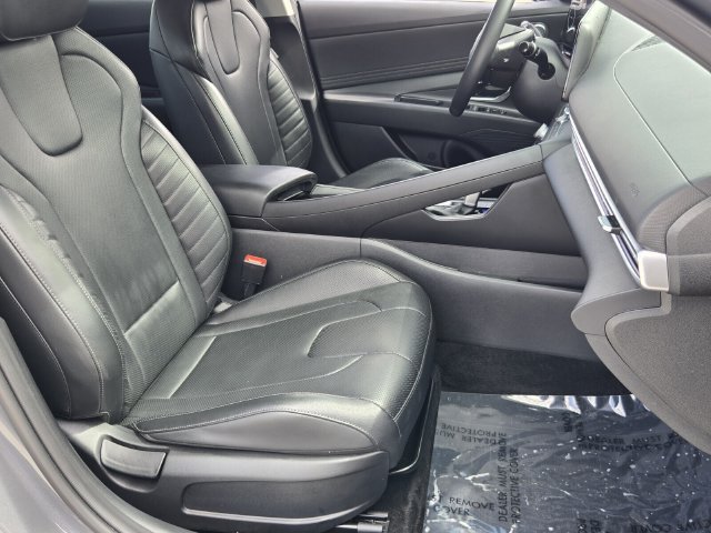 Used 2024 Hyundai Elantra Limited FWD image 16