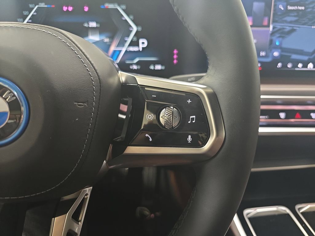 Used 2023 BMW i7 xDrive60 image 21