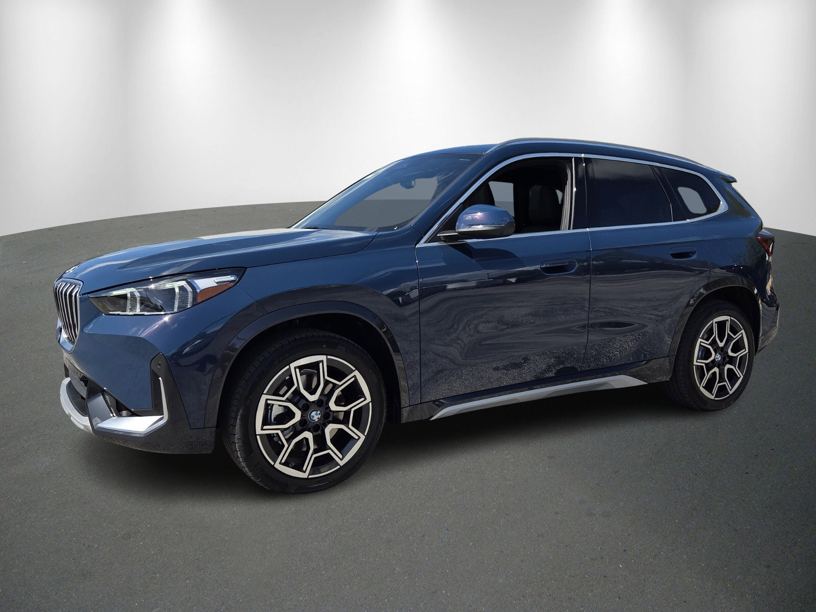 New 2026 BMW X1 xDrive28i w/ Technology Package image 3