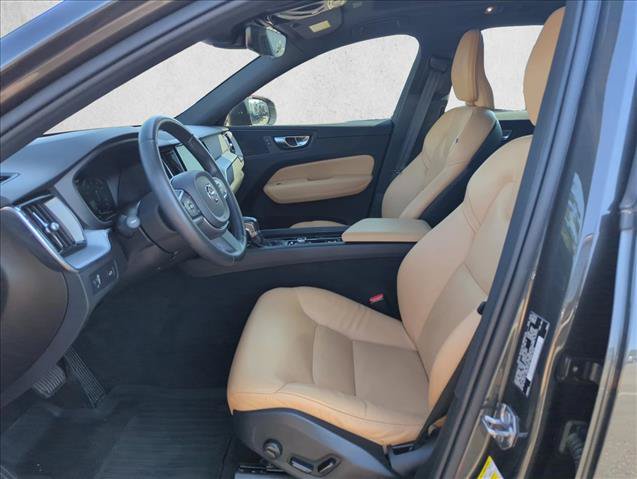 Used 2020 Volvo XC60 T5 Momentum w/ Protection Package AWD/4WD image 15
