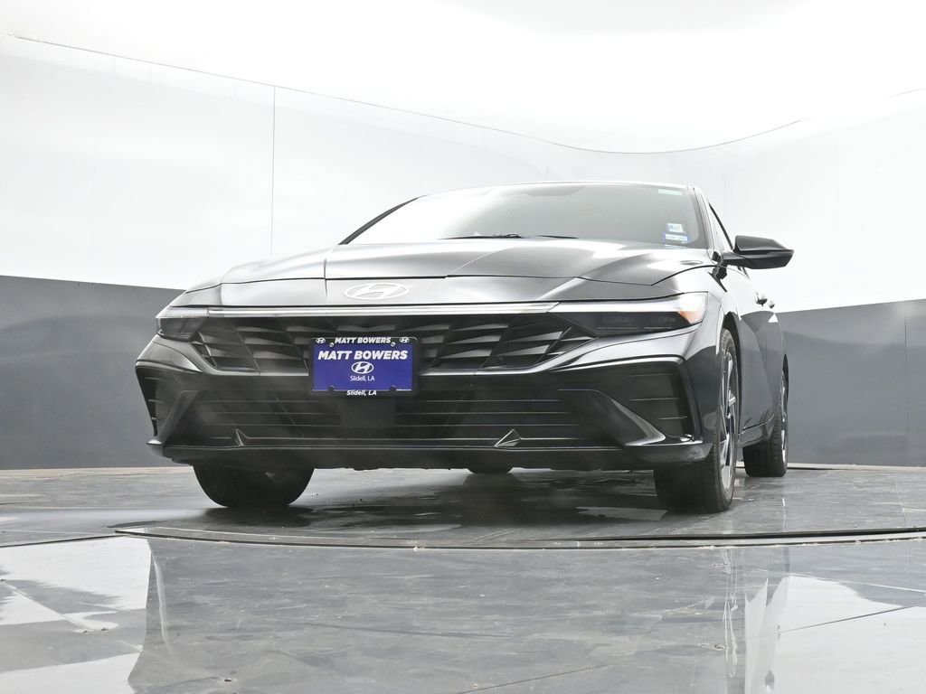 Used 2025 Hyundai Elantra Limited image 37