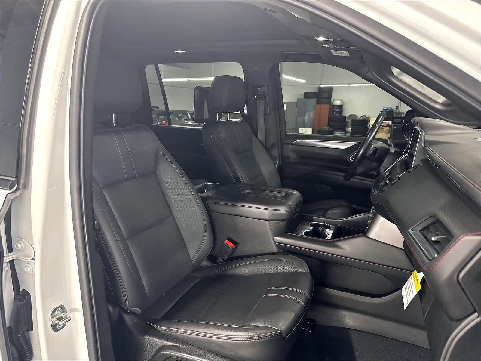 Used 2022 Chevrolet Suburban RST w/ Sport Performance Package AWD/4WD image 12