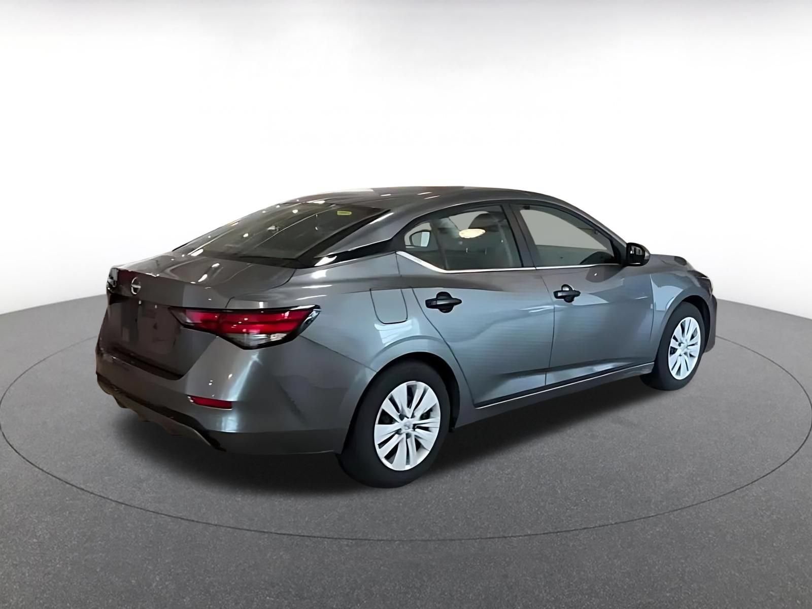 Used 2025 Nissan Sentra S FWD image 10
