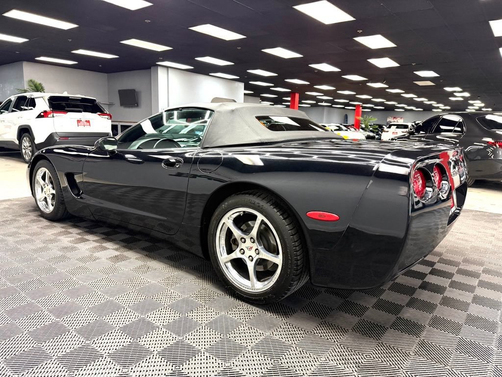 Used 2004 Chevrolet Corvette Convertible w/ Preferred Equipment Group RWD image 9