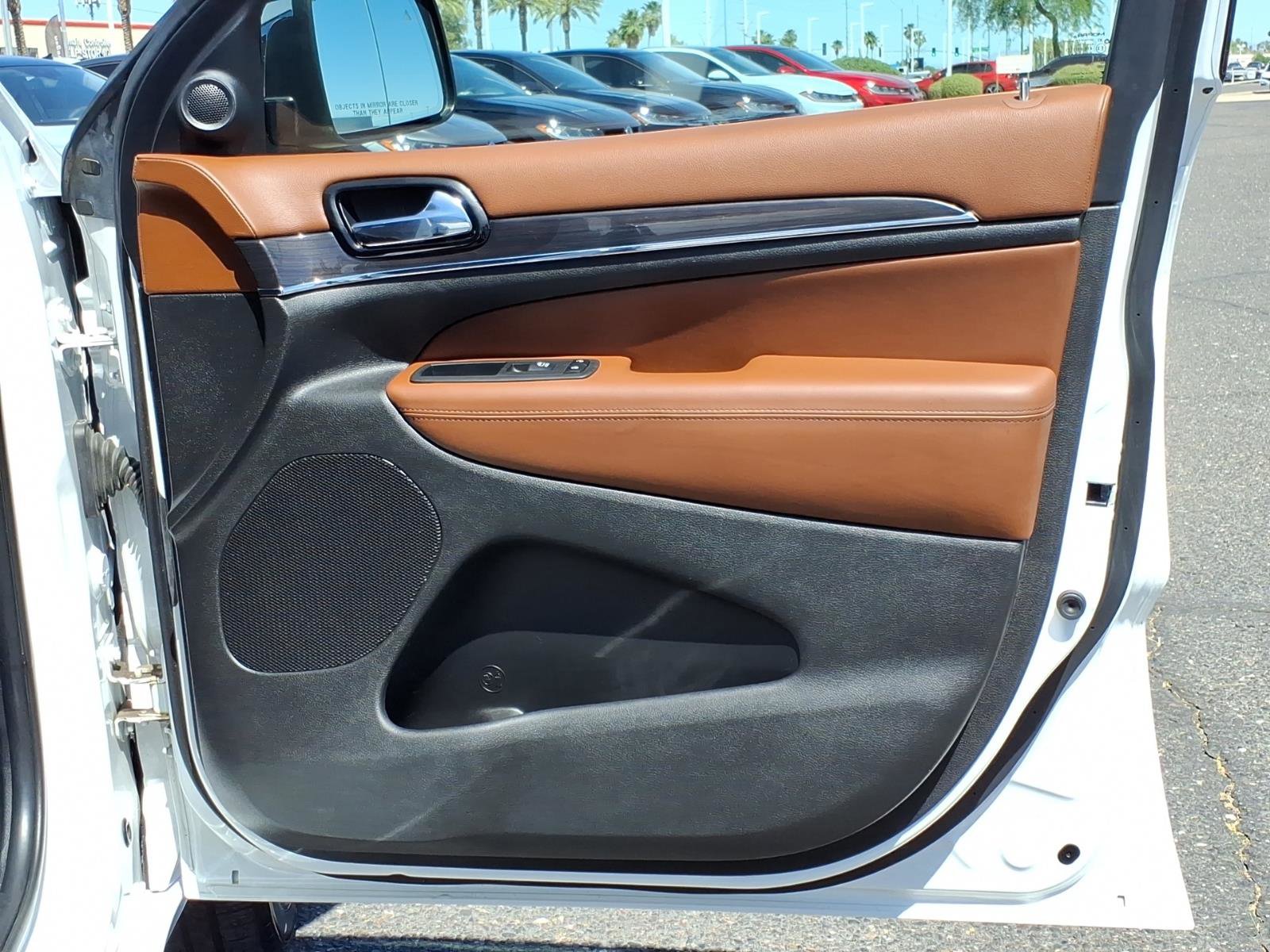 Used 2020 Jeep Grand Cherokee Overland image 15