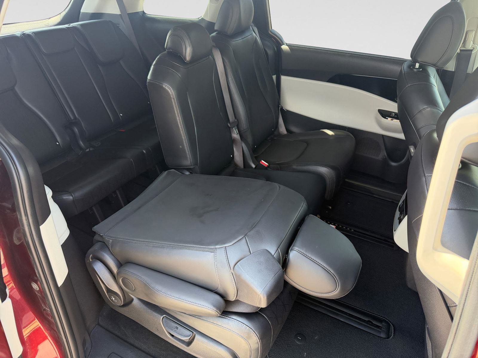 Used 2023 Kia Carnival SX FWD image 52