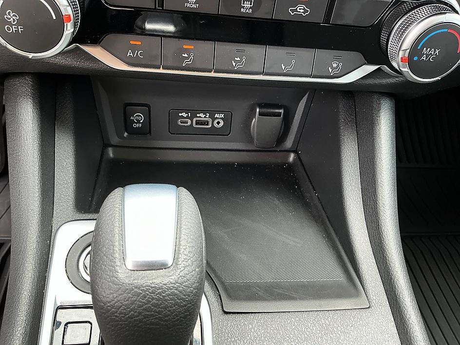 Used 2025 Nissan Sentra SV FWD image 20