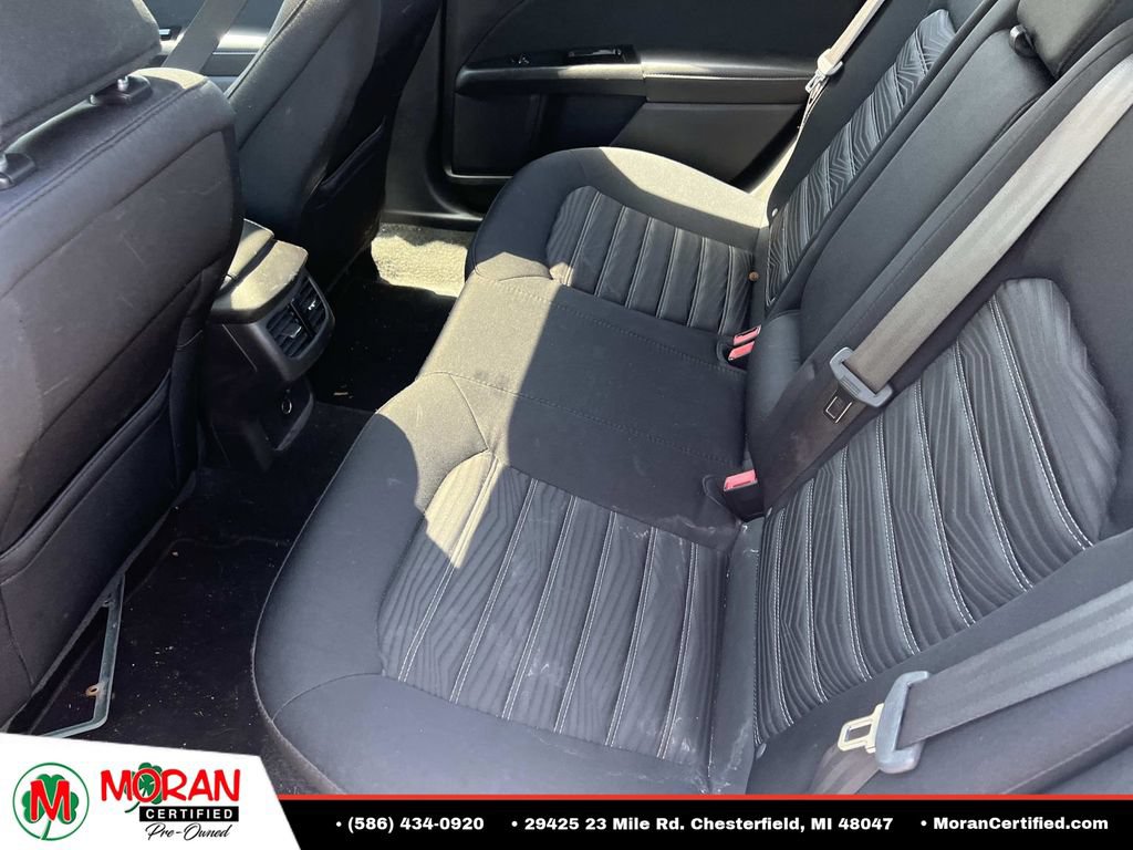 Used 2016 Ford Fusion SE FWD image 12