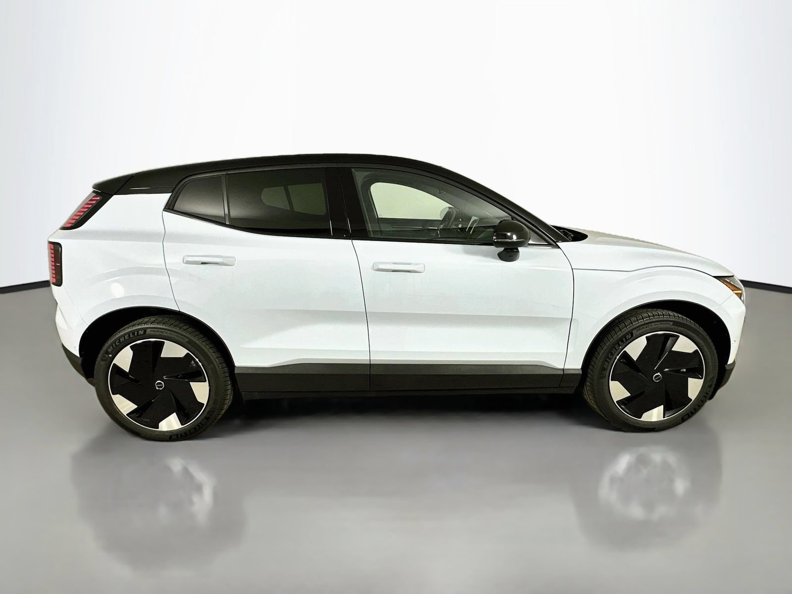 New 2026 Volvo EX30 Ultra w/ Protection Package Premier AWD/4WD image 4