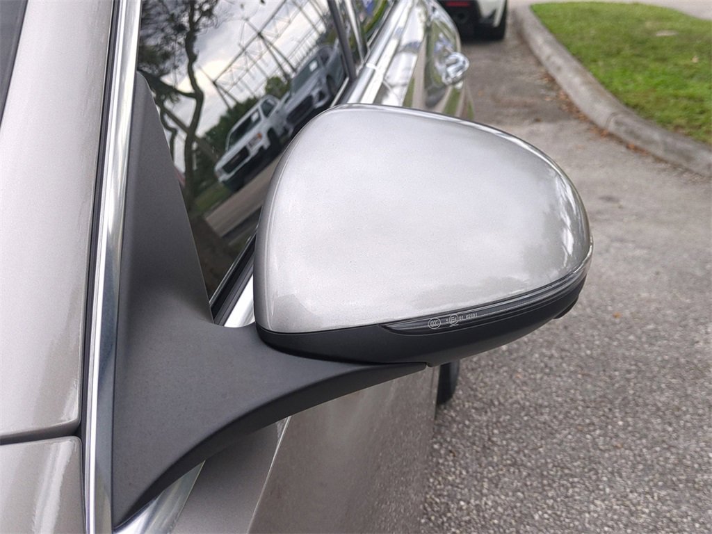 Used 2022 Mercedes-Benz C 300 Sedan image 12