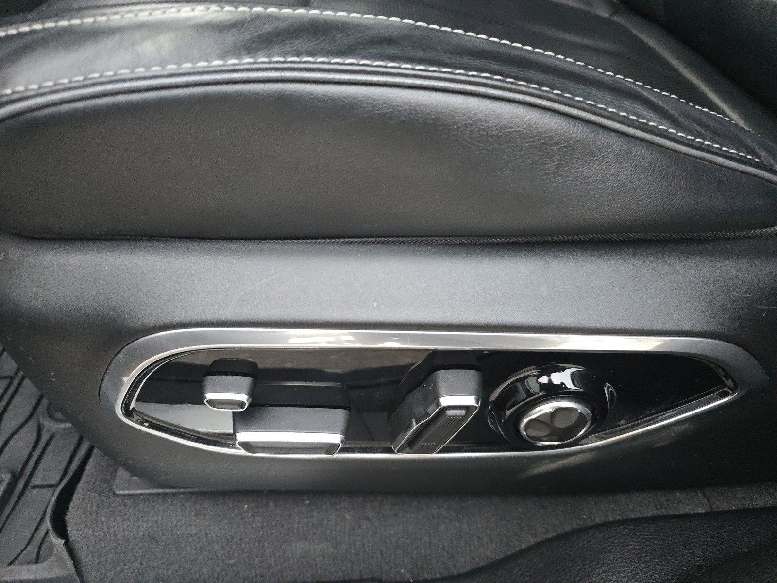 Used 2021 Jeep Grand Cherokee L Overland w/ Luxury Tech Group IV image 11